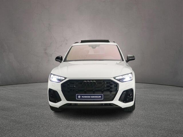Audi Q5 50 TFSI e S edition Competition | Trekhaak | Luchtvering | Adaptieve Cruise | Panorama Dak | Camera | B&O 3D | Head-up | City-pakket | Tour pakket | Stoelen-pakket |