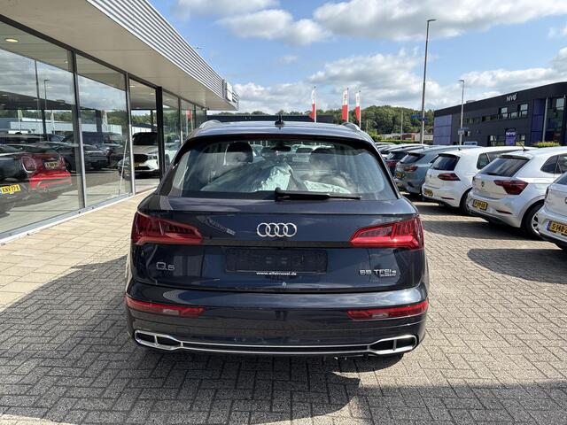 Audi Q5 55 TFSI e quattro S line | Panoramadak | Trekhaak wegklapbaar | Matrix LED | 360 graden camera | Geheugenstoel | Luchtvering | Head up Display | Stoelverwarming | Virtual cockpit | Adaptive cruise control | Massagestoel