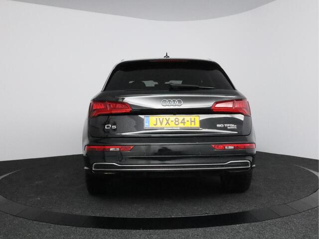 Audi Q5 50 TFSI e quattro S-line | Glazen schuif-kanteldak | Achteruitrijcamera |