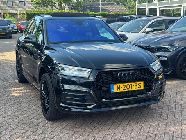 Audi Q5 50 TFSI e quattro S edition / Trekhaak / Panoramadak / Camera / Sportstoelen / 21'' / Matrix LED / Navigatie / Virtual Cockpit / Stoelverwarming / Dodehoek / DAB / ACC