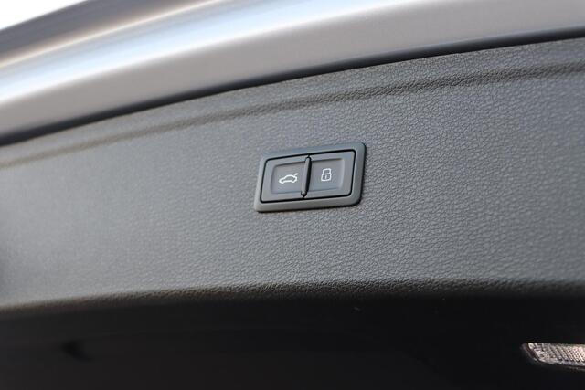 Audi Q5 50 TFSI e S edition Competition 300pk S-Tronic
