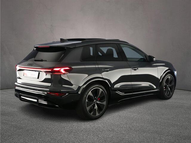 Audi Q6 SQ6 e-tron Edition One 490PK | Pano | B&O | Top-View | Head-Up | 21-Inch | Matrix | Carbon | MMI Pro | Stoelverwarming Voor + Achter |