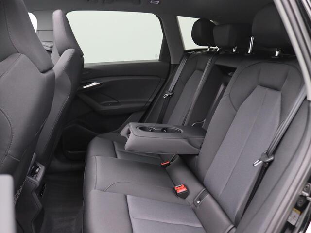 Audi Q6 e-tron Launch edition 83 kWh 252PK Panoramadak, Trekhaak, Keyless, Warmtepomp, 360gr. Camera, Stoelverwarming, LED Plus, Elektr. Achterklep, 20" LM Velgen
