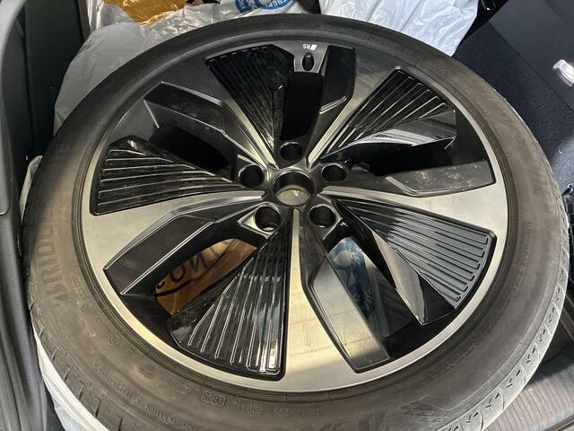 Audi Q6 e-tron 306pk S Edition Performance 100 kWh · 360 Camera · Panoramadak · Luchtvering · B&O Audio · Elek. Voorstoelen · Head-Up · 21'' Inch ·