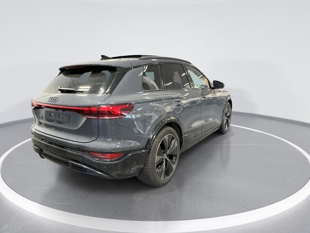 Audi Q6 e-tron S edition 306pk 100 kWh · SOH 97,3% · Warmtepomp · Panoramadak · Wegklapbare Trekhaak · Luchtvering · Bang & Olufsen · Elek. Voorstoelen · 21'' Inch · Garantie t/m 25-05-2030 of 100.000km
