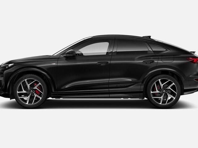 Audi Q6 Sportback e-tron S edition performance 100 kWh 306 PK · Glazen panoramadak · Tech pro · Adaptieve luchtvering