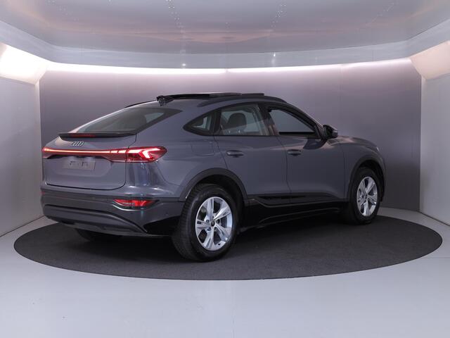 Audi Q6 Sportback e-tron Advanced edition 83 kWh 252 pk | Verlengde garantie | Navigatie | Panoramadak | Trekhaak (wegklapbaar) | Parkeersensoren (Park assist) | Rondomzicht camera |Autom. airco (3 zones) |