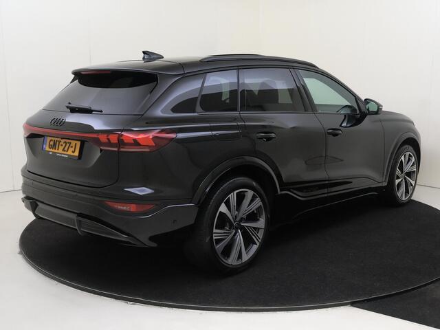 Audi Q6 e-tron S edition performance 100 kWh | Panoramadak | Luchtvering | Warmtepomp | Head-up display | Bang & Olufsen | Display passagierszijde | 360 camera | Parkeerassistent | Achterbank verwarmd |