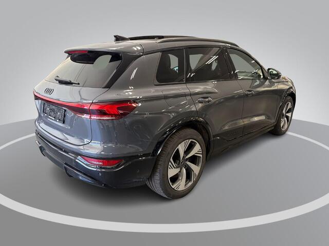 Audi Q6 SQ6 e-tron SQ6 quattro 100 kWh 490pk · SOH 98% · Panoramadak · 360 Camera · Inklapbare Trekhaak · Warmtepomp · Elek. Stoelen + Geheugen · Garantie t/m 06-10-2030 of 100.000km