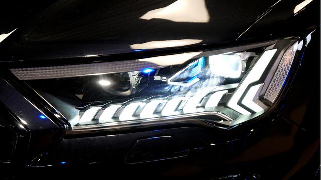 Audi Q7 60 TFSI e quattro 340kW/462pk Aut8 Pro Line S Competition PANORAMADAK + LUCHTVERING + MATRIX LED + BANG&OLUFSEN + LEER + STOELMASSAGE&-VENTILATIE + BLACK OPTIEK + 360 CAMERA + KEYLESS DRIVE + DODHOEK MELDER + LANE ASSIST + STOELVERWARMING V&A + PARKSENSOR