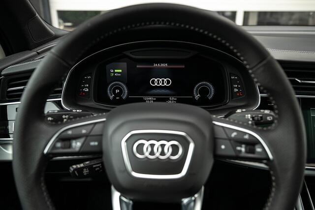Audi Q7 60 TFSI e quattro Competition | Panorama | Luchtvering | Head-up | Bose | Stoelventilatie/verwarming | Massage | Keyless | Camera | Virtual cockpit | Matrix-led | ACC | Trekhaak | 23 inch |