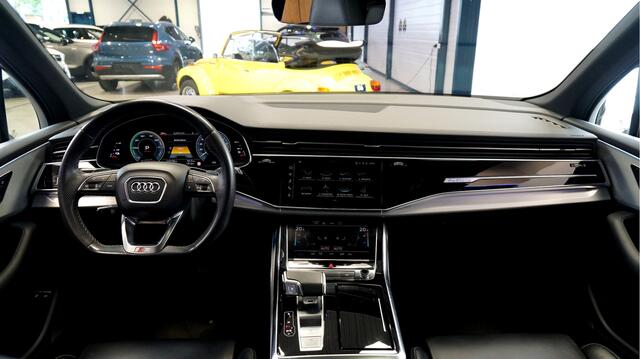 Audi Q7 Audi Q7 55 TFSI e quattro 280kW/381pk Aut8 Pro Line S LUCHTVERING + PANORAMADAK + MATRIX LED + LEER DIAMOND STITCH + BLACK OPTIEK + EL.STOELEN + PD-GLASS + SFEERVERLICHTING + CAMERA + KEYLESS START + LANE ASSIST + PARKSENSOREN + 22" LM-VELGEN!!