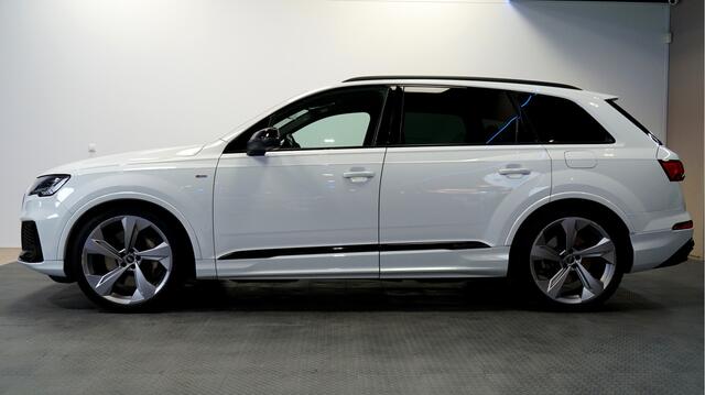 Audi Q7 Audi Q7 55 TFSI e quattro 280kW/381pk Aut8 Pro Line S LUCHTVERING + PANORAMADAK + MATRIX LED + LEER DIAMOND STITCH + BLACK OPTIEK + EL.STOELEN + PD-GLASS + SFEERVERLICHTING + CAMERA + KEYLESS START + LANE ASSIST + PARKSENSOREN + 22" LM-VELGEN!!