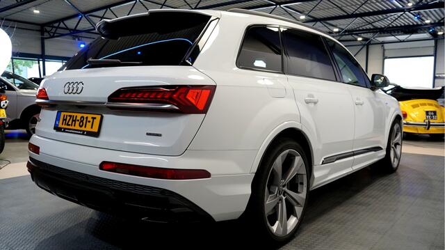 Audi Q7 Audi Q7 55 TFSI e quattro 280kW/381pk Aut8 Pro Line S LUCHTVERING + PANORAMADAK + MATRIX LED + LEER DIAMOND STITCH + BLACK OPTIEK + EL.STOELEN + PD-GLASS + SFEERVERLICHTING + CAMERA + KEYLESS START + LANE ASSIST + PARKSENSOREN + 22" LM-VELGEN!!