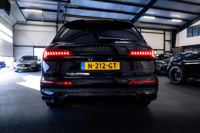 Audi Q7 60 TFSI e 463 pk V6 Quattro Competition S-Line Laser-Light/ RS-Stoelen/ Keyless/ Head-Up/ B&O/ Adap.Cruise/ Pano-Dak/ Lucht-Vering/ 360-Camera/ Carbon/ Trekhaak/ 22'' LMV