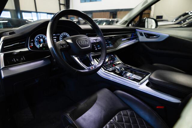 Audi Q7 60 TFSI e 463 pk V6 Quattro Competition S-Line Laser-Light/ RS-Stoelen/ Keyless/ Head-Up/ B&O/ Adap.Cruise/ Pano-Dak/ Lucht-Vering/ 360-Camera/ Carbon/ Trekhaak/ 22'' LMV