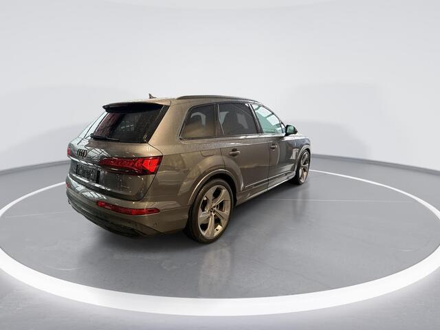 Audi Q7 55 TFSIe 380pk Tiptronic Quattro S Line · Panoramdak · Trekhaak · Leder · 360 Camera · Luchtvering · Elek. Achterklep · Massage · Stoelkoeling · 22'' Inch ·