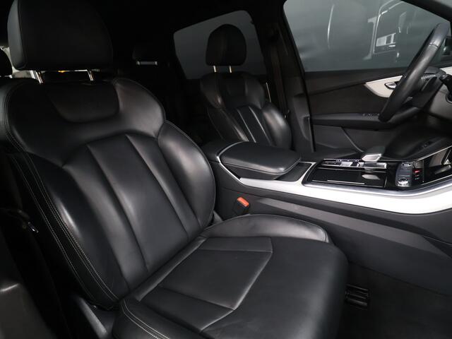Audi Q7 60 TFSI e quattro Competition S Line [LUCHTVERING, TREKHAAK UITKLAPBAAR, SFEERVERLICHTING, ELEKTRISCH VERSTELBARE STOELEN, APPLE CARPLAY, ANDROID, STOELVERWARMING, CAMERA, PDC V+A, VOL LEDER, CRUISE, CLIMATE, NIEUWSTAAT]
