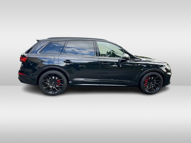 Audi Q7 60 TFSI e quattro Competition / Trekhaak / Panoramadak / 360Camera / Head-up / Softclose / Luchtvering / 22'' / Keyless / Matrix LED / Carbon intr. / Stoelventilatie+Verwarming / Stuurverwarming / Bose / Dodehoek / DAB /