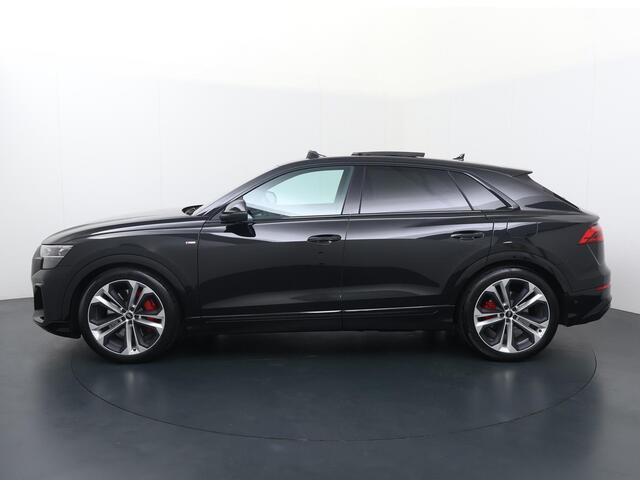 Audi Q8 60 TFSI e quattro Pro Line S Competition | 490 PK | SoH 100% | Panoramadak | Vierwielbesturing | Head-Up display | Trekhaak | 22" velgen | HD Matrix LED koplampen |