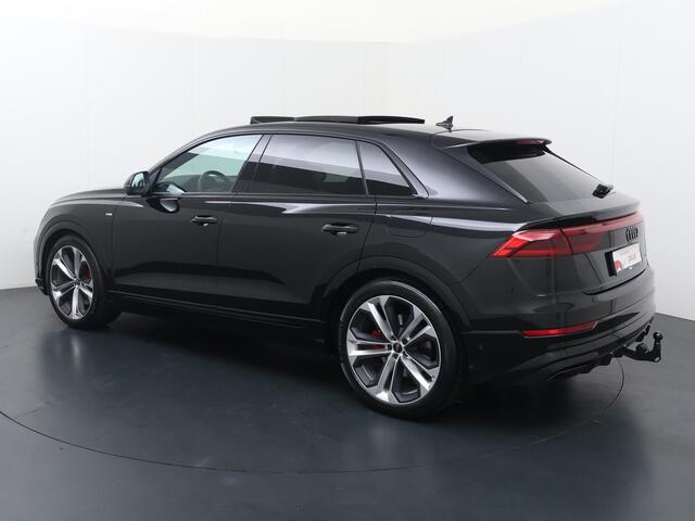 Audi Q8 60 TFSI e quattro Pro Line S Competition | 490 PK | SoH 100% | Panoramadak | Vierwielbesturing | Head-Up display | Trekhaak | 22" velgen | HD Matrix LED koplampen |