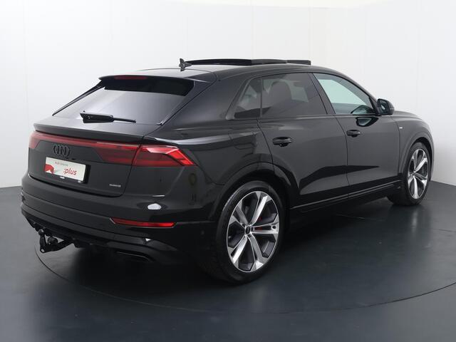 Audi Q8 60 TFSI e quattro Pro Line S Competition | 490 PK | SoH 100% | Panoramadak | Vierwielbesturing | Head-Up display | Trekhaak | 22" velgen | HD Matrix LED koplampen |