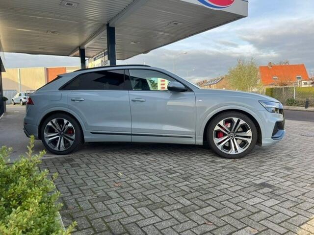 Audi Q8 55 TFSIe Q8 S line