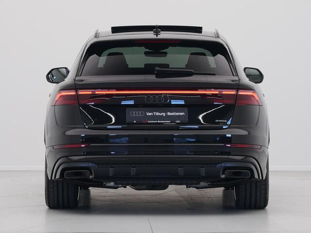 Audi Q8 60 TFSI e quattro Pro Line S S Line Competition Panoramadak Wegklapbare trekhaak 23'' Lichtmetalen velgen Vierwiel besturing 6