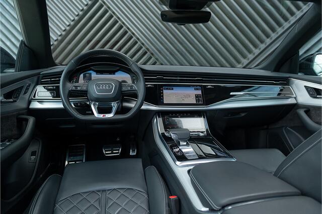 Audi Q8 55 TFSI quatto S-Line Panodak S-Stoelen Head-up Matrix B&O