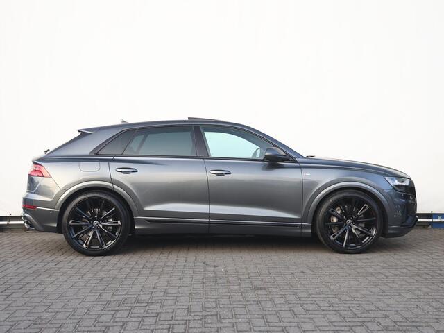 Audi Q8 55 TFSI e quattro Pro Line S 381 Pk | Matrix LED | Panoramadak | Luchtvering | Head up | Trekhaak | Camera | Parkeersensoren V+A | 23" Lichtmetalen velgen |