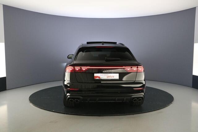 Audi Q8 4.0 TFSI SQ8 quattro | S Line | B&O 3D | Uitgebreid Leer | Head Up |Stoelverwarming - Ventilatie | Adapt. Onderstel | Adapt. Cruise | Pano. Dak | Nachtzicht | Trekhaak | Memory | Softclose | Alcantara |