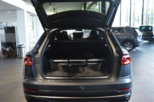 Audi Q8 60 TFSI e quattro Pro Line S Competition pano trekhaak 23 inch !!