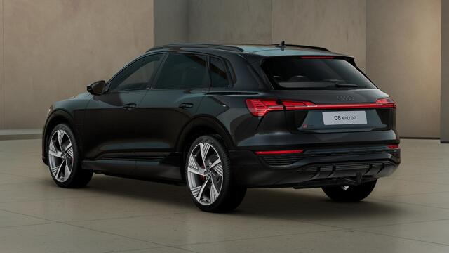 Audi Q8 e-tron 55 quattro S Edition 115 kWh | Luchtvering | Trekhaak | Pano | B&O | Headup | ACC | 360 Camera | Matrix |