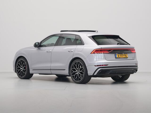 Audi Q8 55 TFSI e quattro S-Line Panorama Matrix Led Camera Luchtvering Stoelverwarming Navigatie Carplay