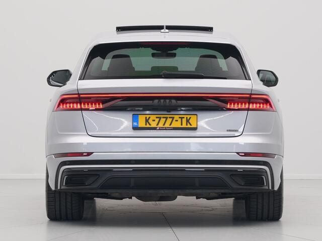 Audi Q8 55 TFSI e quattro S-Line Panorama Matrix Led Camera Luchtvering Stoelverwarming Navigatie Carplay