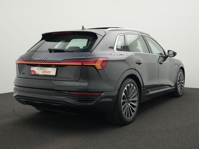 Audi Q8 e-tron 50 340 pk S-tronic quattro Advanced Edition 95 kWh | Rondomzicht camera | Panoramadak | Luchtvering | Standkachel | Bang & Olufsen Premium 3D sound | 21 inch