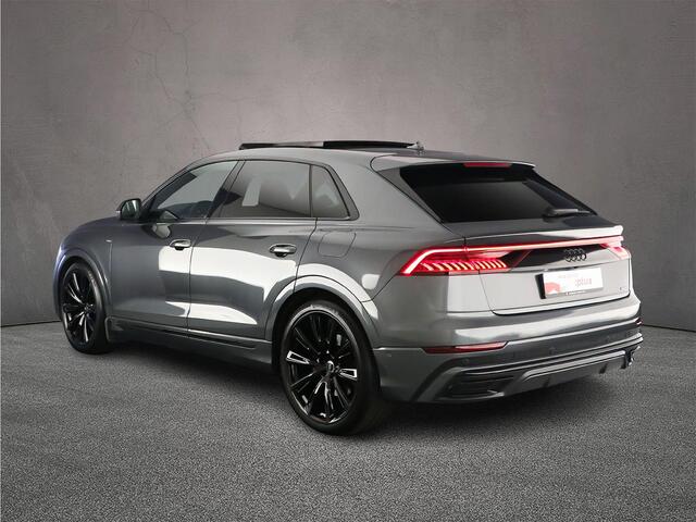 Audi Q8 60 TFSI e quattro Pro Line S Competition | Headup | Pano | Trekhaak | Carbon | B&O | Massage | City | Parking plus |