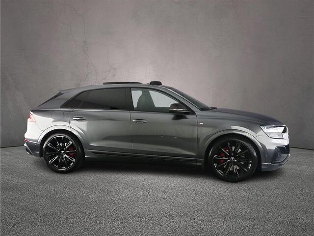 Audi Q8 60 TFSI e quattro Pro Line S Competition | Headup | Pano | Trekhaak | Carbon | B&O | Massage | City | Parking plus |