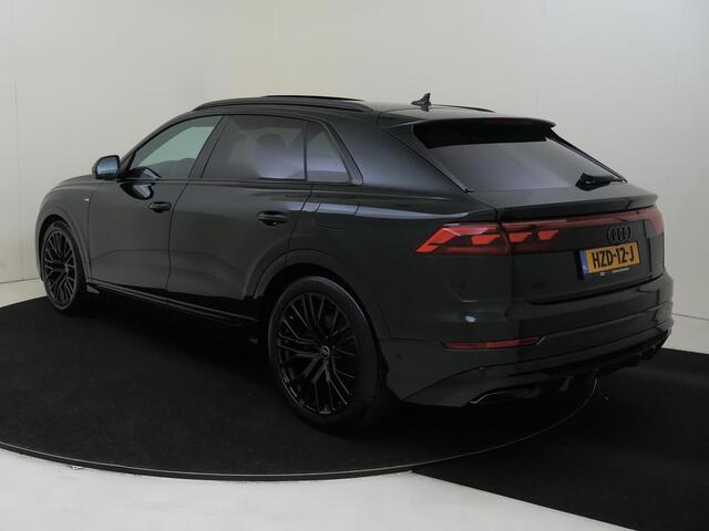 Audi Q8 55 TFSI e quattro Pro Line S Exclusive kleur Tiefgruen Pareleffect