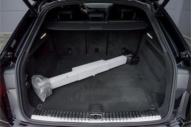 Audi Q8 4.0 TFSI RS Q8 Quattro Dynamic+ Keramisch Pano B&O Trekhaak Alcantara 23"