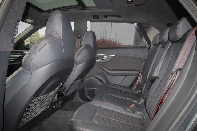 Audi Q8 RS Q8 quattro | RS DYNAMIC PACK 305KM/H | KERAMISCH | B&O 3D | 4W-BESTURING | PANORAMADAK | STOELKOELING/VERWARMING/MASSAGE | 23" | ELEK. TREKHAAK | SPORTUITLAAT | SOFTCLOSE | ETC. RSQ8