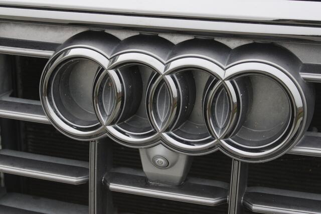 Audi Q8 55 TFSI e quattro Pro Line S | Incl. 12 maanden garantie | Rijklaar | Adaptieve cruise control | Stoel/stuurverwarming | Luchtvering | Uitklapbare trekhaak | Apple carplay/Android auto | 360° camera |