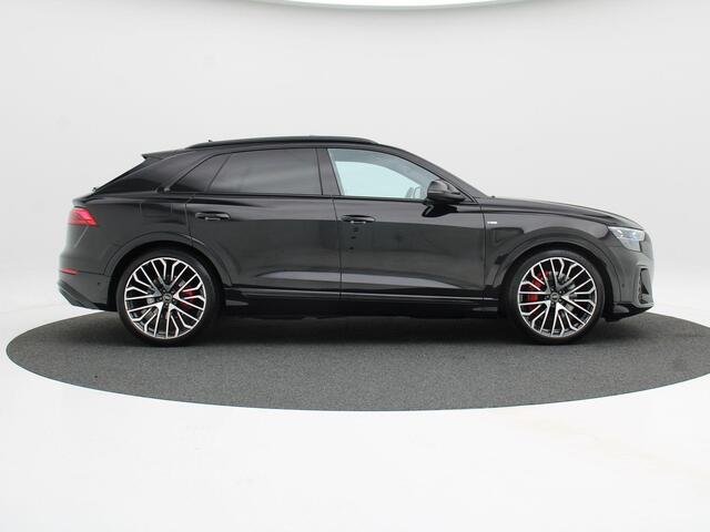 Audi Q8 60 TFSi e 490 Pk quattro S-Line Competition | Adaptive Cruise | Stoelverwarming | Panoramadak | 360 Camera | Navigatie | Trekhaak | 23 Inch | 10.002 Km!!