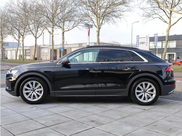 Audi Q8 55 eTFSI Quattro 340PK | Panodak | Vol Leer | Keyless | Camera | Memory 2X | Elektrische kofferklep | Stoel&Stuur&Achterbankverwarmd | Trekhaak |