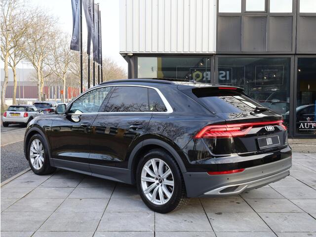 Audi Q8 55 eTFSI Quattro 340PK | Panodak | Vol Leer | Keyless | Camera | Memory 2X | Elektrische kofferklep | Stoel&Stuur&Achterbankverwarmd | Trekhaak |