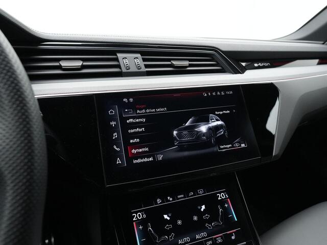 Audi Q8 e-tron 55 408 pk quattro S-Line 115 kWh | Panoramadak | Trekhaak | Sportstoelen plus | Geheugenstoel | 360 camera | Stuur-/stoelverwarming