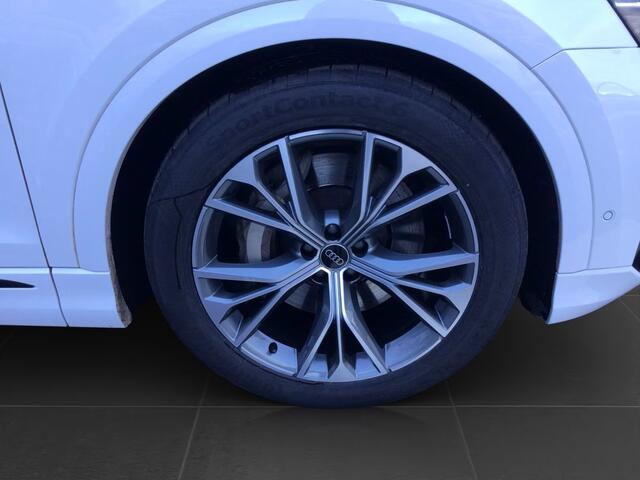 Audi Q8 55 TFSI e quattro Pro Line S ACC Trekhaak Luchtvering Panoramadak Head-Up 21 Inch Memory