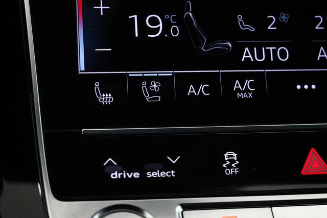 Audi Q8 55 TFSI quattro Pro Line Plus | PANORAMADAK | NACHTZICHT | HEAD UP | SFEERVERLICHTING | SOFTCLOSE | TREKHAAK | 22"