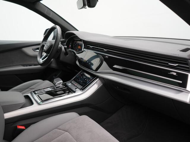 Audi Q8 55 TFSI e Quattro 2x S Line Black Optic Plug In Hybrid 381pk Dealer O.H. PHEV | Trekhaak Af Fabriek | Luchtvering | Panodak | Bang & Olufsen Sound | Camera | Alcantara Sportstoelen Verwarmd | 23"L.M | Virtual | Navigatie | DAB |