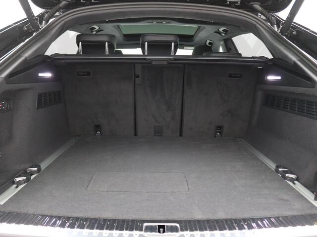 Audi Q8 60 TFSI e quattro ABT Aero Competition 490PK ABT-Pakket, 23" Lichtmetaal HR-design, Panoramadak, 360 gr. Camera, Soft-Close, Trekhaak, Leder, Head-Up, Stoelventilatie, Luchtvering